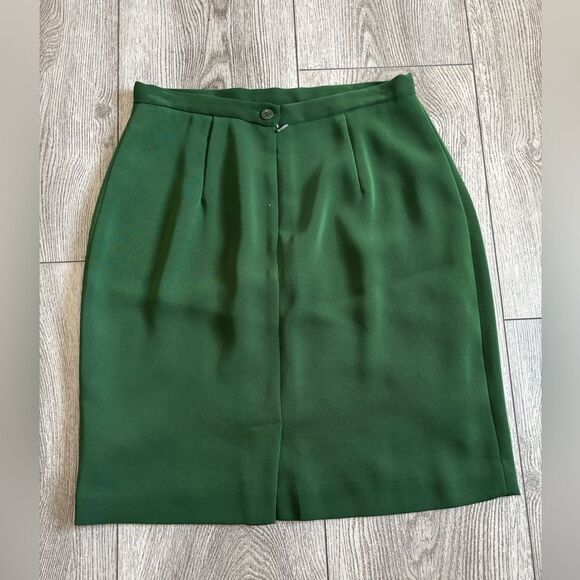 Barami Elegant Green Women's Skirt - Picture 2 of 4